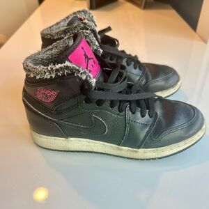 Girls Air Jordan Retro Mid high top sneakers size 3.5